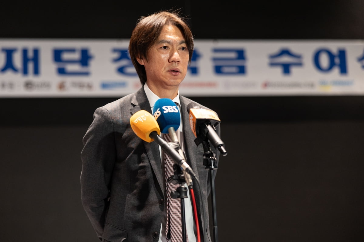 浙江官宣巴斯因孩子出生暂时离队，至少将缺席4场比赛