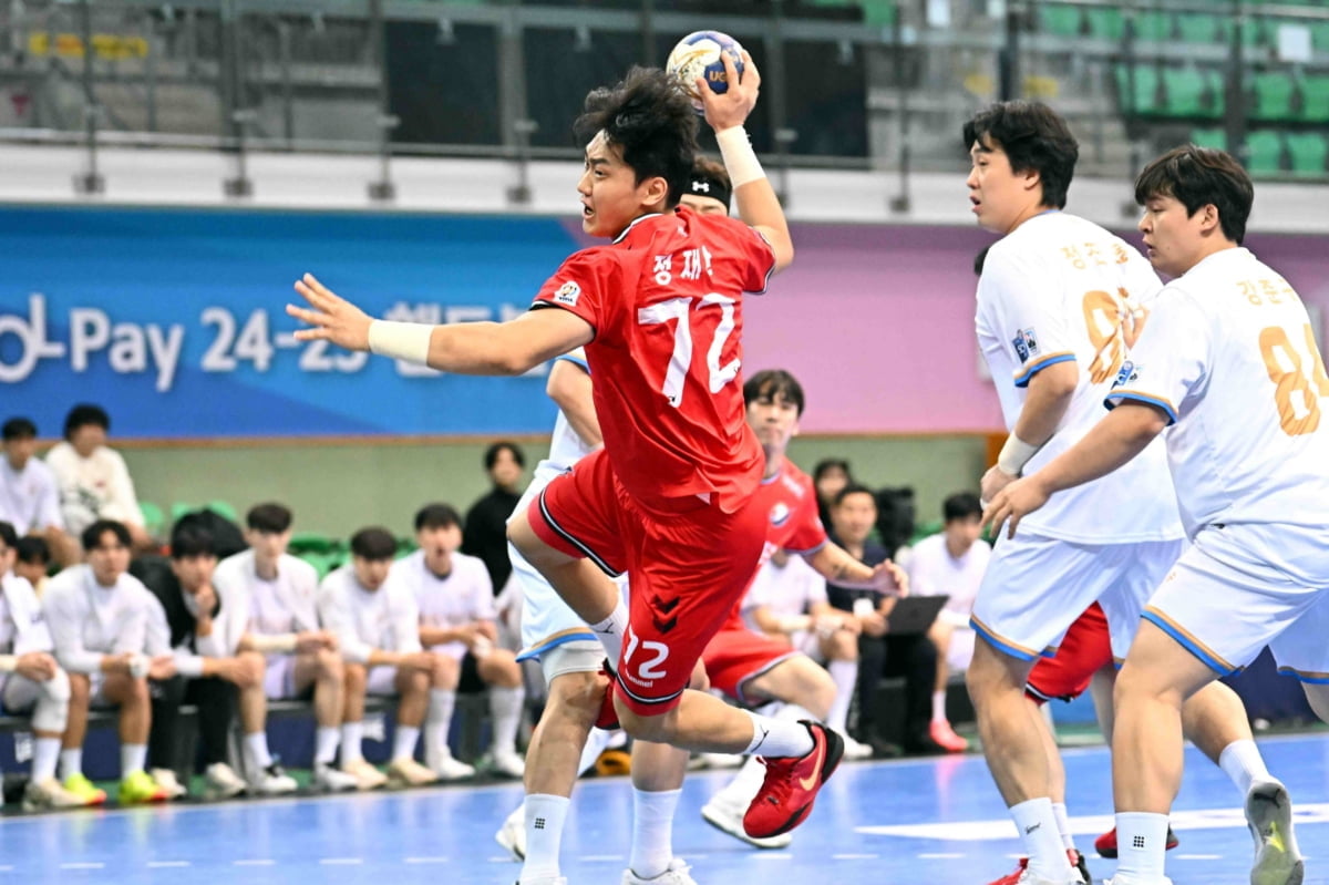 比塞克：勒沃库森整体和个人能力都很强，但我们会全力争胜