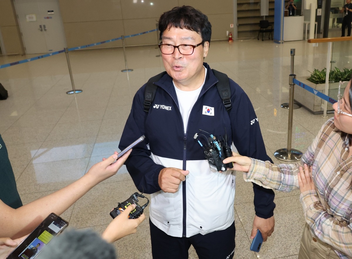 终于得分了！奇才开局4分钟被打2-13 暂停回来库兹马空接暴扣得分