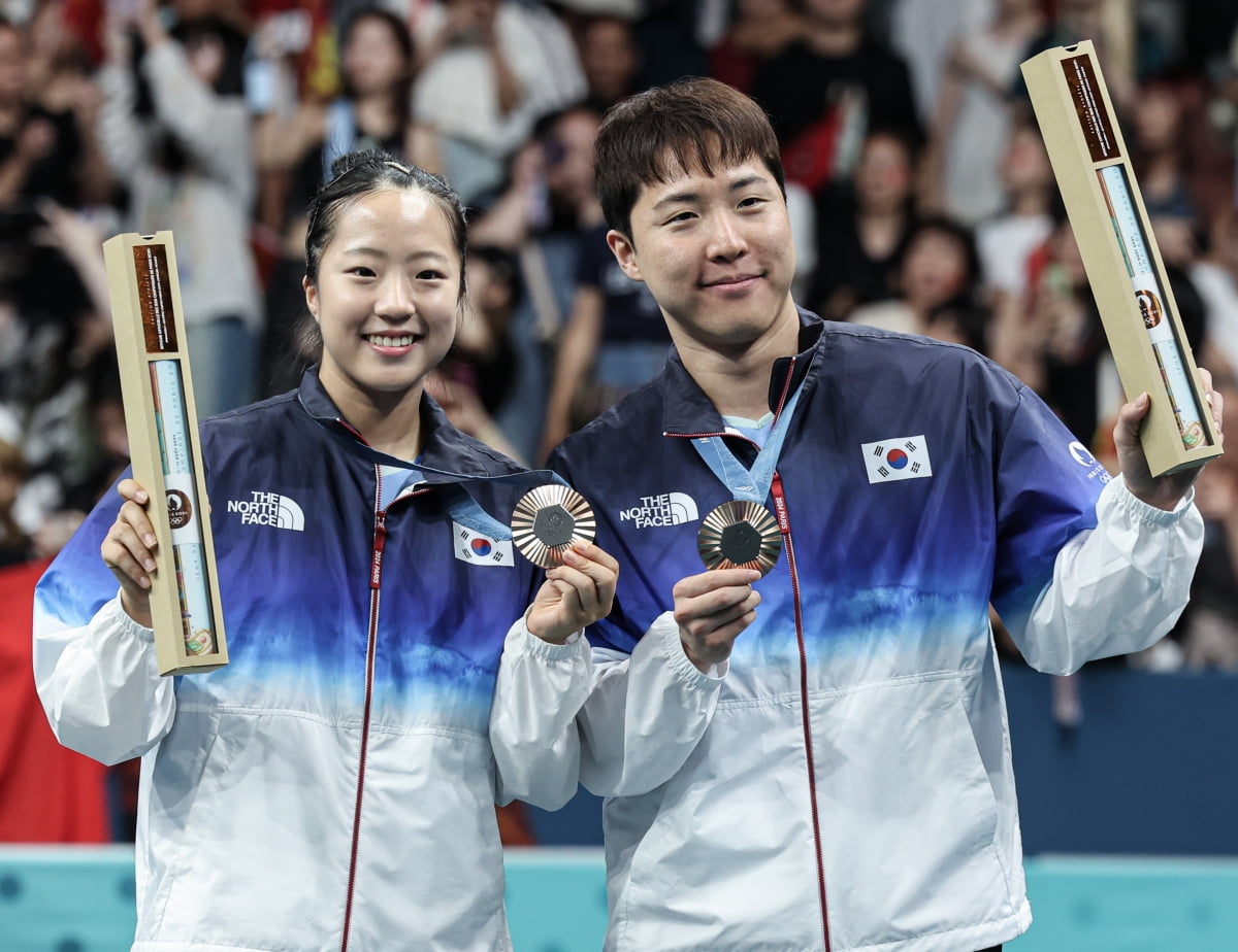 助皇马客场2-0取胜 库尔图瓦成队史第4位完成百场零封门将