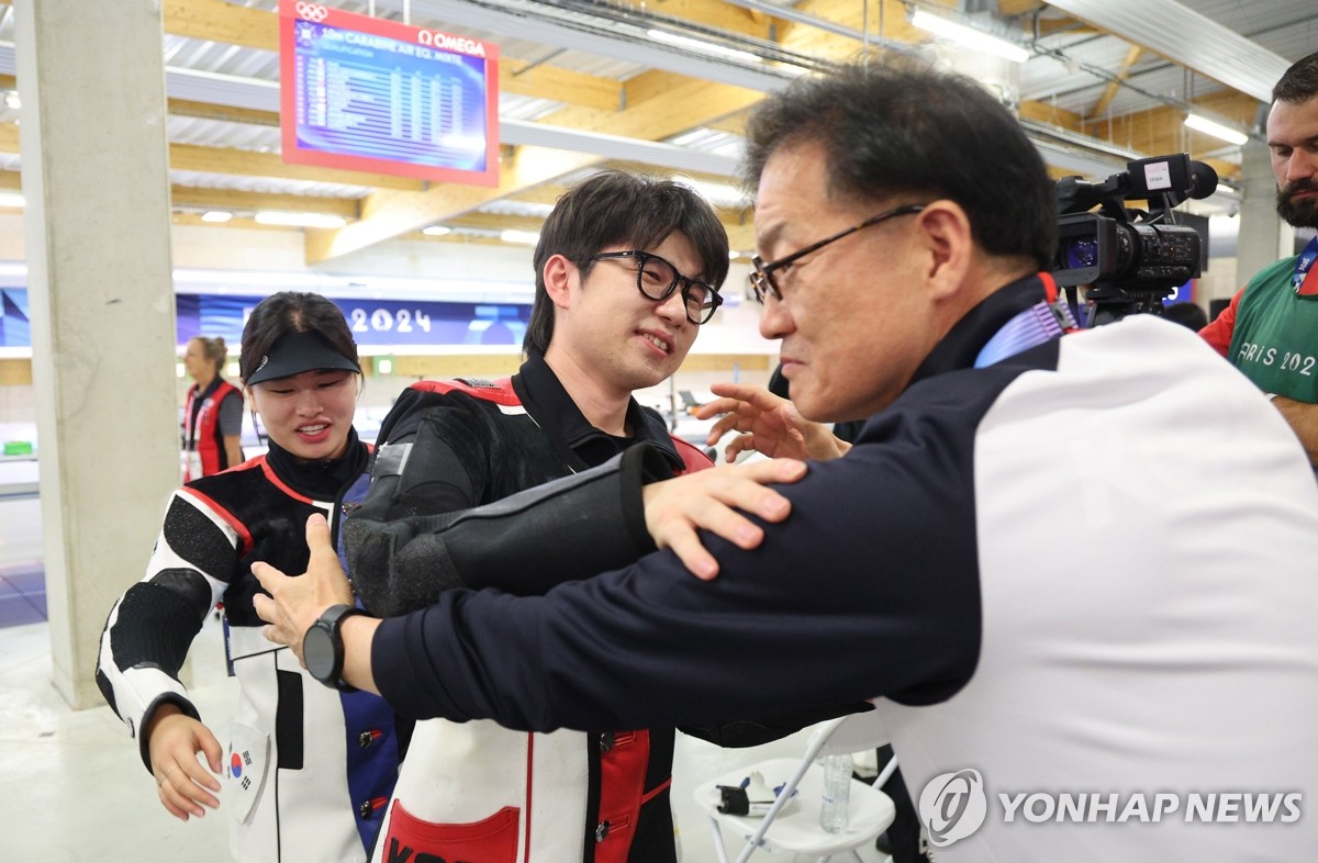 米体：国米拒绝在邓弗里斯的新合同中加入解约金条款