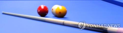 伊涅斯塔退役仪式中，哈维、皮克等众多巴萨名宿出席