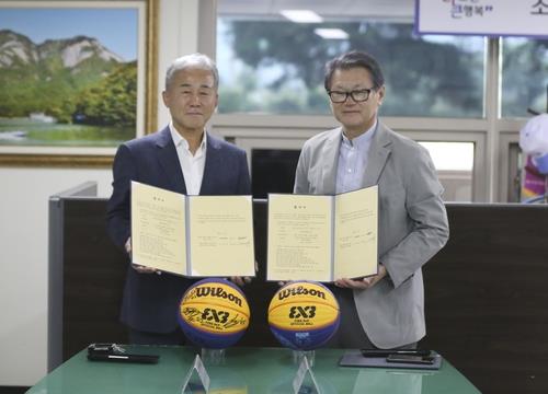 【欧冠集锦】莱万双响达成欧冠100球成就，巴萨3-0布雷斯特