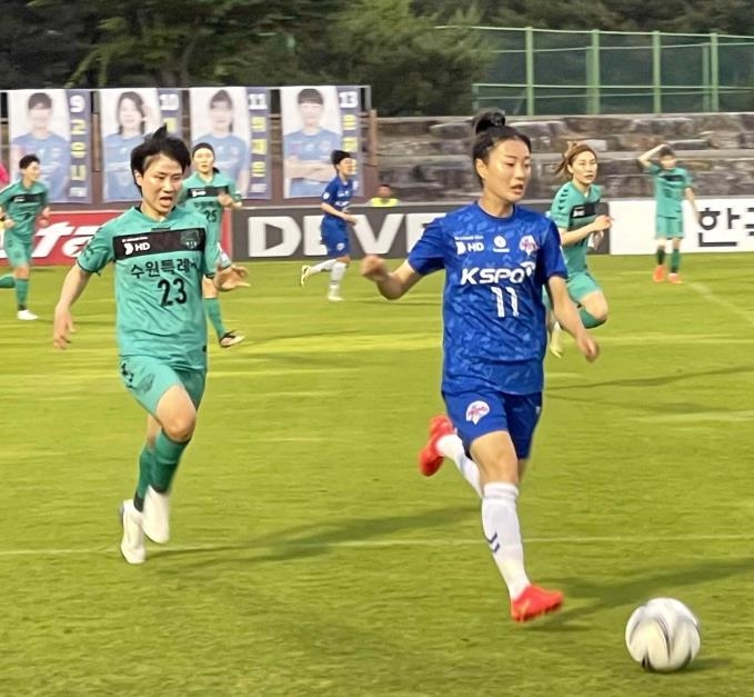 足球装备网站：拜仁新赛季客场球衣将回归白色主色调
