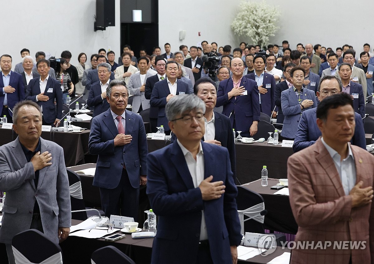 面对皇家社会的逼抢，莫德里奇是唯一能稳住阵脚的球员
