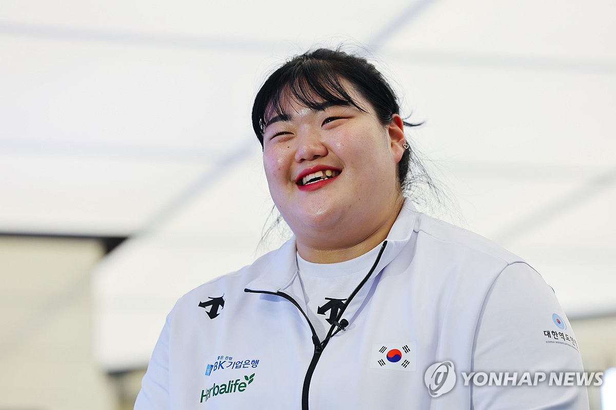 17岁留洋中场谢初筠代表斯图加特U19登场4次
