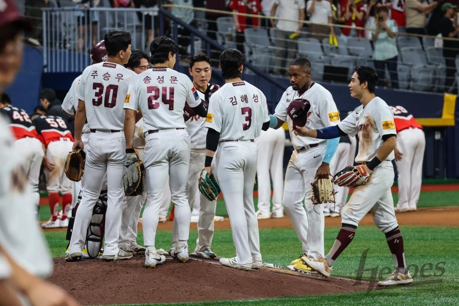 阿莫林在发布会被问了11个拉什福德的问题，0个记者提到热刺