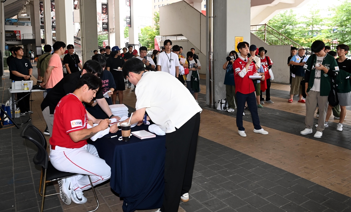 沙欣：雷纳受伤不会出场 吉拉西状态出色 多特蒙德在主场必须取胜